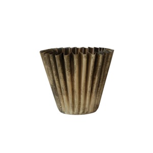 Vase de table en bronze fait main avec un design à nervures verticales, style industriel, décoration pour la maison - Product Image 1
