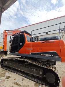 Excavatrice sur chenilles d'occasion Doosan DX300 DX300LC-9C 30 tonnes, excavatrices hydrauliques sur chenilles Doosan DX300LC-9C à vendre en bon état - Product Image 6