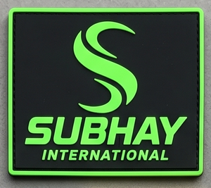 Parche de Goma Rectangular SUBHAY INTERNATIONAL, Logotipo Bordado en 3D Verde y Negro para Coser - Product Image 1