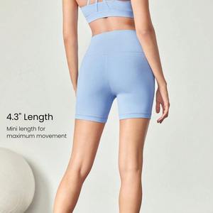 Shorts de yoga taille haute pour femmes, modernes et personnalisables, en tissu haute performance pour le sport, idéaux pour le branding - Product Image 4