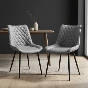 Chaise de salle à manger moderne en velours capitonnée avec dossier touffeté et pieds en métal pour usage domestique - Product Image 3