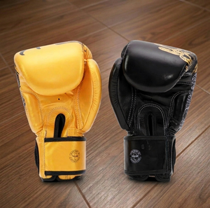 นวมชกมวยไทยคู่แฝด รุ่นล่าสุด ลายพิมพ์ดิจิทัล งานแฮนด์เมด สำหรับฝึกซ้อมและแข่งขัน ทำจากหนังแท้ - Product Image 3