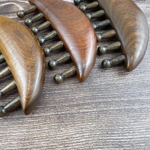 Masseur facial Gua Sha en bois rustique écologique avec artisanat en bois d'acacia massif pour la relaxation musculaire - Cadeau du Nouvel An - Product Image 2