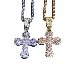 Super Round Cut Moissanite S925 Argent Hip Hop Rappeur Style Glacé Personnalisé Clouté Croix Charme Pendentif Fabrication Inde - Product Image 1