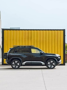 Voiture modifié<span class=keywords><strong>e</strong></span> <span class=keywords><strong>Formula</strong></span> Leopard Titanium 3 avec toit ouvrant, plateforme de toit, échelle latérale, petit sac à dos et aileron arrière - Product Image 3