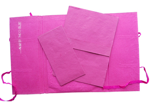 Papiers de qualité supérieure en coton, 10 feuilles de papier à lettres A4 + 5 enveloppes, emballées en ensemble dans une dossier. - Product Image 3