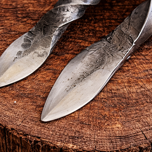 Cuchillo para ostras forjado a mano con punta de riel, de acero de alto carbono, herramienta para desconchar mariscos, cuchillo de cocina hecho a mano personalizado para venta al por mayor - Product Image 3