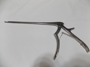 Kerrison Rongeurs Premium en Acier Inoxydable, Instruments Chirurgicaux Réutilisables pour Neurochirurgie, Orthopédie et Chirurgie Spinale, Certifiés CE ISO - Product Image 1