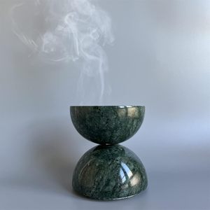 Brûleur d'encens en bois ResinHaven – Support d'art premium en bois massif et époxy avec élégant récupérateur de cendres pour la méditation et la relaxation - Product Image 2