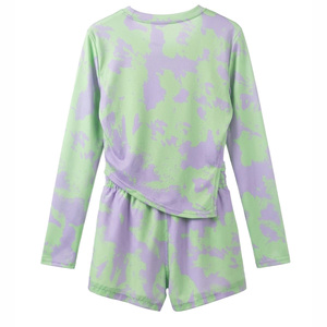 Ensemble 2 pièces pour femmes, vert tie-dye, haut asymétrique à manches longues et short, tenue de streetwear tendance assortie - Product Image 4