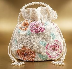 Sacs Potli pour fêtes et mariages, magnifiquement ornés de perles en verre de cristal - Product Image 6