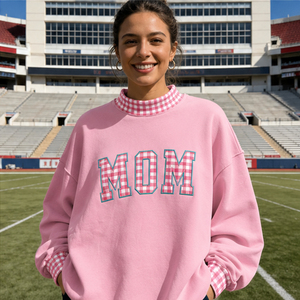 • Maßgeschneidertes Gingham-Sweatshirt mit MOM-Buchstaben-Applikation und Stehkragen, bestickter Text, Muttertags-Pullover im Preppy-Stil, Oversize-Pullover für Damen - Product Image 6
