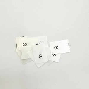 Etiquetas de ropa de cuello trasero XS a XXXL | Etiquetas adhesivas de tamaño para uniformes, camisas y ropa de moda | Fácil de usar - Product Image 6