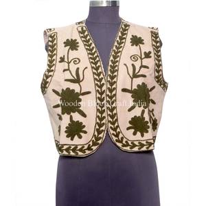 Chaleco de mujer 100% algodón cotrize con bordado floral a mano, botones frontales, tejido regular, transpirable, cuello redondo, sin mangas. - Product Image 2