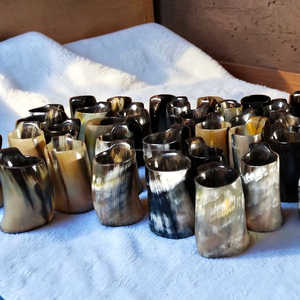 Jarra de cuerno vikinga auténtica hecha a mano, tamaño estándar, para hidromiel y bebidas auténticas a precio económico. - Product Image 4