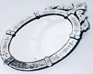 Espejo Veneciano, Espejo de Pared de Vidrio Italiano Tallado a Mano, Espejo Decorativo Ornamentado, Estilo Clásico Veneciano - Product Image 1