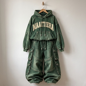 Conjunto de Sudadera con Capucha de Mezclilla Verde Oscuro Lavada y Jeans Cargo Holgados para Mujer, Estilo Urbano Oversize, Diseño Personalizado, Fabricante Mayorista - Product Image 5