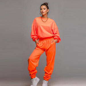 Conjunto Deportivo Corto de Poliéster 100% de Alta Calidad OEM para Mujer, Sudadera con Capucha Corta y Pantalones Deportivos, Conjuntos Deportivos de Poliéster 100% para Mujer - Product Image 2