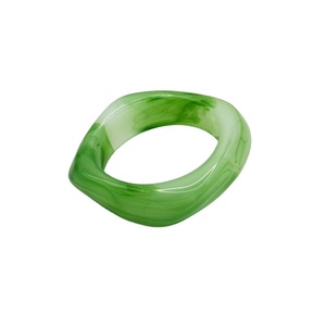 Servilletero de resina verde de moda, servilletero cuadrado artístico para mesa de comedor, accesorio único para decoración del hogar - Product Image 1