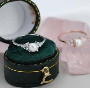 Anillo de Plata de Ley con Perla de Agua Dulce Genuina y Circonita Cúbica, en Plata, Oro o Oro Rosa, Anillo de Perla Natural - Product Image 4