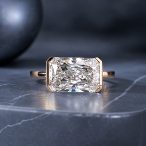 Anillo Solitario de Moissanita de Corte Radiante de Lujo, Plata de Ley S925, Chapado en Oro Amarillo, Calidad VS EF, Anillo de Boda para Mujer - Product Image 1