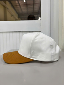 Gorra de Béisbol Premium al por Mayor con Parche de Goma Personalizado con Logotipo, Gorra de 5 Paneles con Visera Plana, Ajustable, de Algodón, Estilo Hip Hop, Hecha en Vietnam - Product Image 2