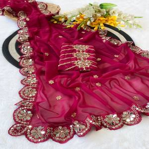 Sari en Georgette de designer Bollywood VASTRA COTTAGE avec broderie originale lourde en miroir et bordure ajourée pour tenue de fête - Product Image 2