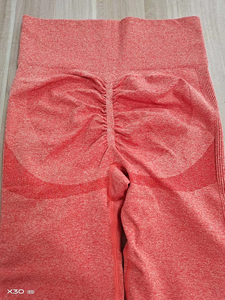 กางเกงโยคะเอวสูงไร้รอยต่อ สีม่วงล้วน ทรงรัดก้น ยืดได้สี่ทิศทาง ผลิตจากไนลอน 100% เอวยางยืด กางเกงออกกำลังกายสำหรับผู้หญิง - Product Image 6