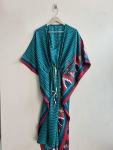 Caftán de Seda Sari Indio Vintage Surtido, Vestido Hecho a Mano Ecológico para Mujer, Vestido de Noche de Lujo, Vestido Maxi - Product Image 2