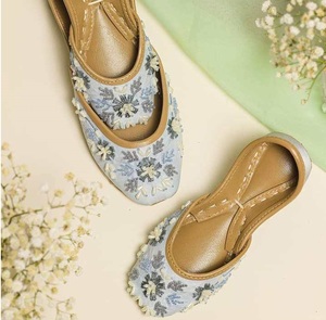 Traditional New Designs Khussa For Bridal Made By Cumbre Sports Fancy Blank Flat Khussa For Wedding Wholesale OEM in LOW MOQ - Product Image 4