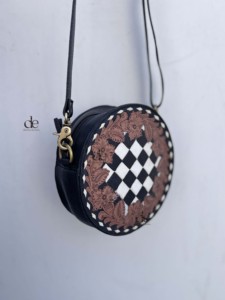 Nouvel Arrivage Sac à Main Rond en Cuir, Style Bohème Gypsy, Motif Damier, Fait Main, Western, Élégant, Sac Bandoulière Multi-usages - Product Image 1