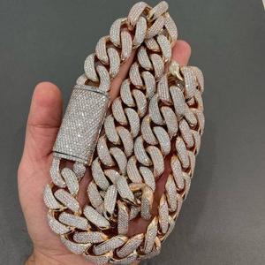 Colgante de Moissanita Personalizado con Letra, Amuleto de Nombre Estilo Hip Hop, Plata de Ley 925 Bañada en Oro con Engaste de Garra para Fiesta - Product Image 3