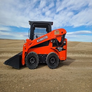Chargeuse compacte Kubota SSV65 avec des performances puissantes pour les travaux d'excavation, de terrassement et les projets commerciaux - Product Image 1