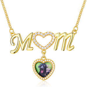 Colgante de Plata con Diamante Cultivado en Laboratorio para Mamá, Collar con Foto de Corazón Personalizado, Colgante de Recuerdo Personalizado, Regalo para Mamá - Product Image 1