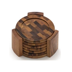 Posavasos de madera con diseño clásico y pulido para mesa en hogares y restaurantes. - Product Image 5