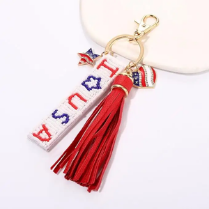 Llavero de punto de cruz hecho a mano con diseño de corazón, lienzo rectangular, temática de amor, accesorio decorativo para el Día de San Valentín - Product Image 2