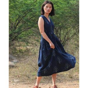Vestido Largo Casual Bohemio de Algodón para Mujer, Azul Marino con Estampado Floral, Cuello en V, Sin Mangas - Product Image 3