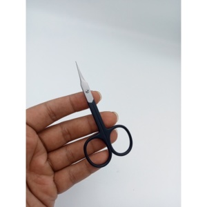 Ciseaux de manucure professionnels en acier inoxydable pour droitiers, usage domestique et en salon de beauté, lame droite durable et tranchante, pour adultes - Product Image 1
