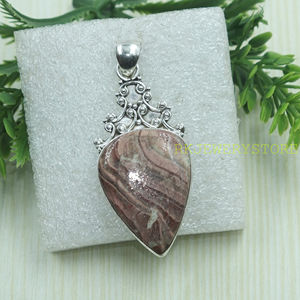 Colgante de ágata Crazy Lace con forma de punta de flecha, plata de ley 925, hecho a mano, estilo boho tribal, joyería llamativa, piedra natural, regalo para ella - Product Image 3