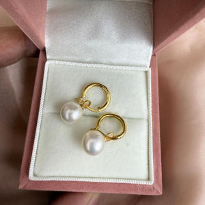 Boucles d'oreilles en argent S925 avec perles d'eau douce d'aquaculture naturelle de Zhuji de 9 à 10 mm, presque parfaites, rondes, avec un fort éclat, design de boucle d'oreille - Product Image 2