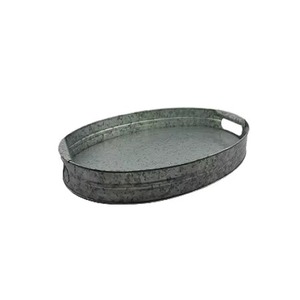 Plateau décoratif rond en métal avec poignées en bois, motif à carreaux, style rustique, finition vieillie, emballage individuel - Product Image 3