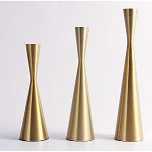 Juego de Portavelas Geométricos Modernos de Latón KRAFT WORLD, 6 Portavelas Cónicos con Base Antideslizante, Hechos a Mano, Ecológicos y Duraderos - Product Image 6