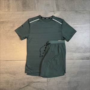 Ensemble de sport d'été 2 pièces pour homme Denish Sports Wear, respirant, 100 % polyester, séchage rapide, t-shirt à manches courtes, short de course, gym - Product Image 1