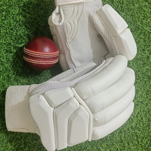 Gants de frappe de cricket personnalisés avec logo brodé plat, fourniture d'étiquettes sportives tendance, équipement OEM sous marque privée, gants de frappe de cricket - Product Image 6