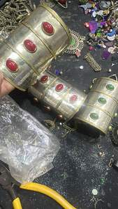 Brazalete Artesanal Afgano Kuchi Tribal con Piedras de Colores, Trabajo de Espejo, Anillo de Dedo Boho, Cadena Étnica de Moda - Product Image 6