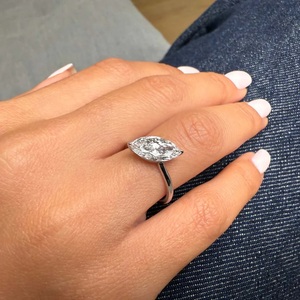 แหวนหมั้นเพชรโมอิสซาไนต์ทรงลูกแพร์ 2 กะรัต ขายดีอันดับต้นๆ ชุบทอง 18K ประดับเพชรแบบ Eternity Vermeil สำหรับงานแต่งงานและงานเลี้ยง - Product Image 5