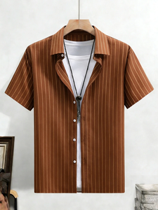 เสื้อเชิ้ตผู้ชายแขนสั้นแบบเรียบง่ายสำหรับธุรกิจ ผ้าถัก ระบายอากาศได้ดี พิมพ์ลายคมชัด 100% โพลีเอสเตอร์ - Product Image 2