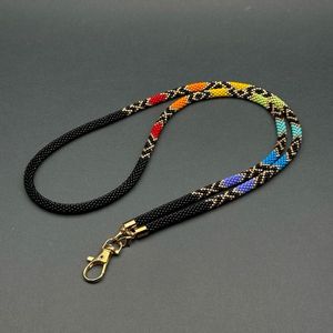 Collar de cuentas hecho a mano estilo bohemio, elegante llavero y porta credenciales para mujer a precio económico. - Product Image 4