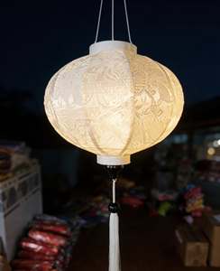 Lanterne en bambou du Vietnam de couleur blanche pour la décoration de mariage, lanterne en soie de taille standard, décoration de restaurant, lanterne de Hoi An - Product Image 2