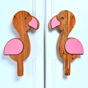 Poignées de porte en bois modernes faites à la main, design tropical, poignée flamant rose pour maison et bureau, poignée de tiroir multicolore, poignée de commode et d'armoire - Product Image 1